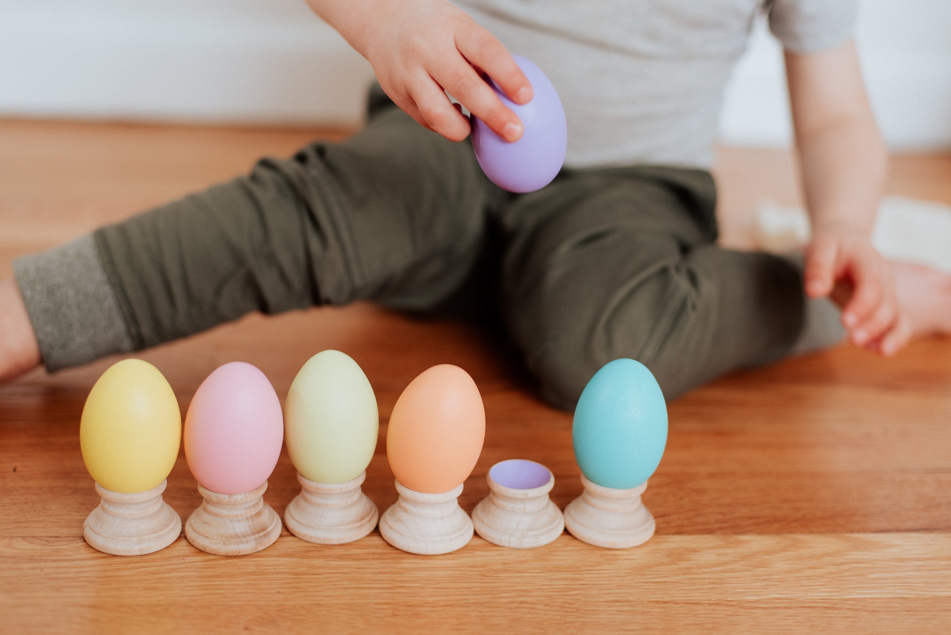 Montessori wooden egg and cup puzzle - Wonder's Journey