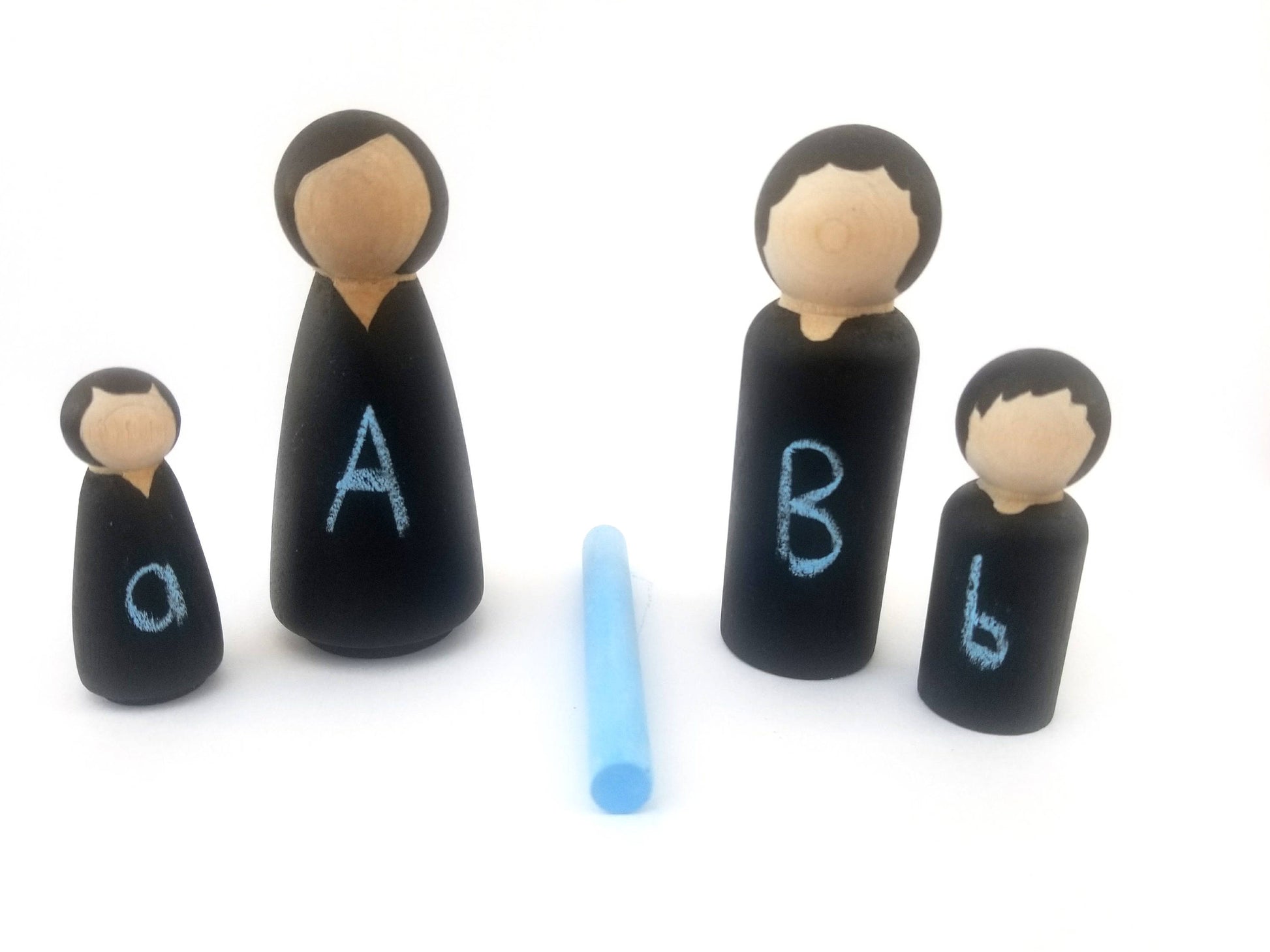 Chalkboard peg dolls - Wonder's Journey