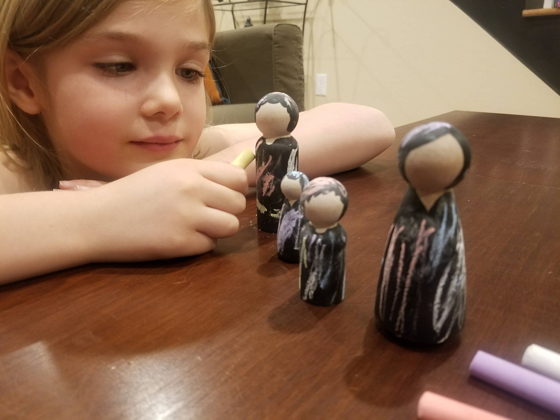 Chalkboard peg dolls - Wonder's Journey