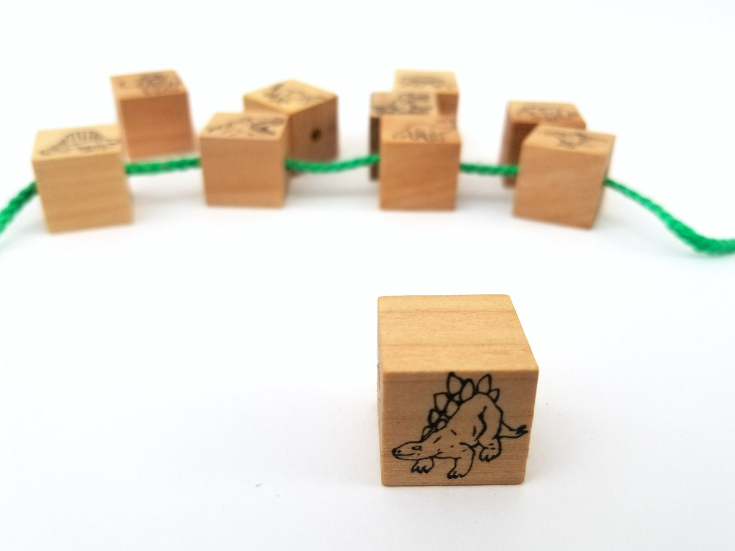 Dinosaur lacing beads - Wonder's Journey