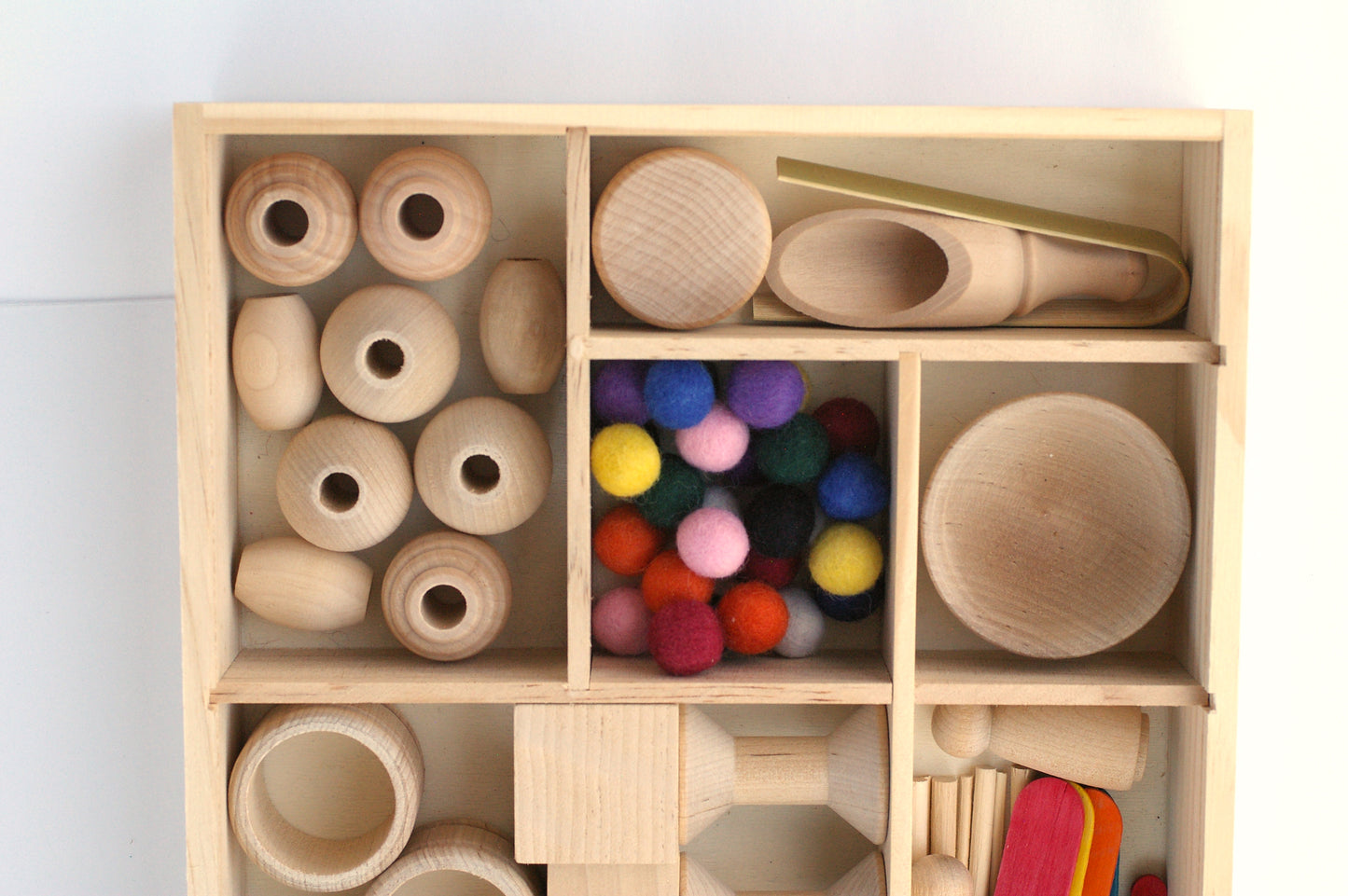 Loose parts divided tray with lid - Wonder's Journey