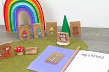 Load image into Gallery viewer, Forest Friends storytelling set - Wonder&#39;s Journey
