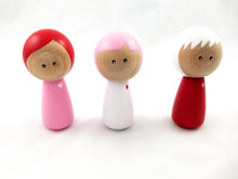 Load image into Gallery viewer, Valentine&#39;s Day peg doll set - Wonder&#39;s Journey
